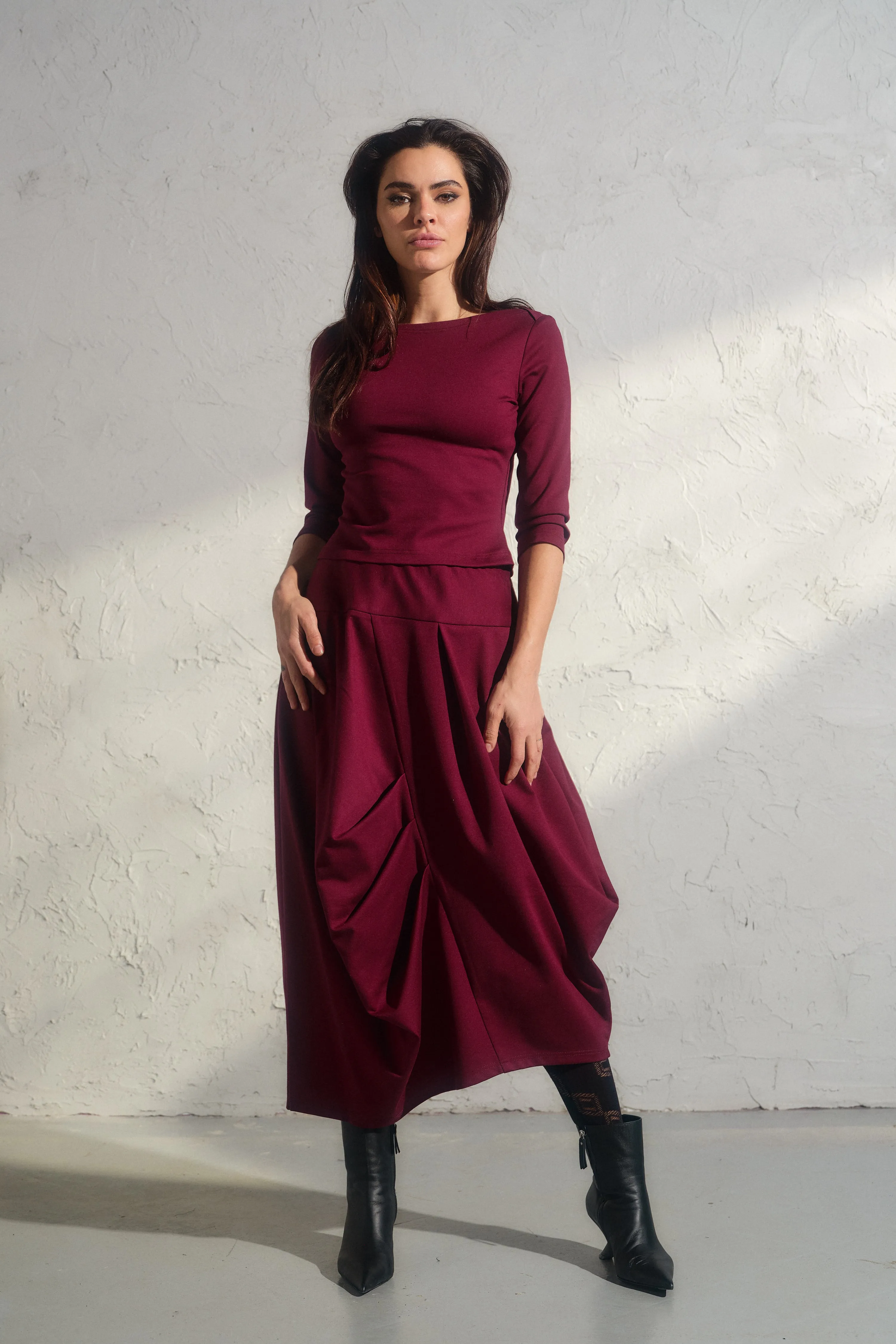 Elegant viscose top in burgundy color