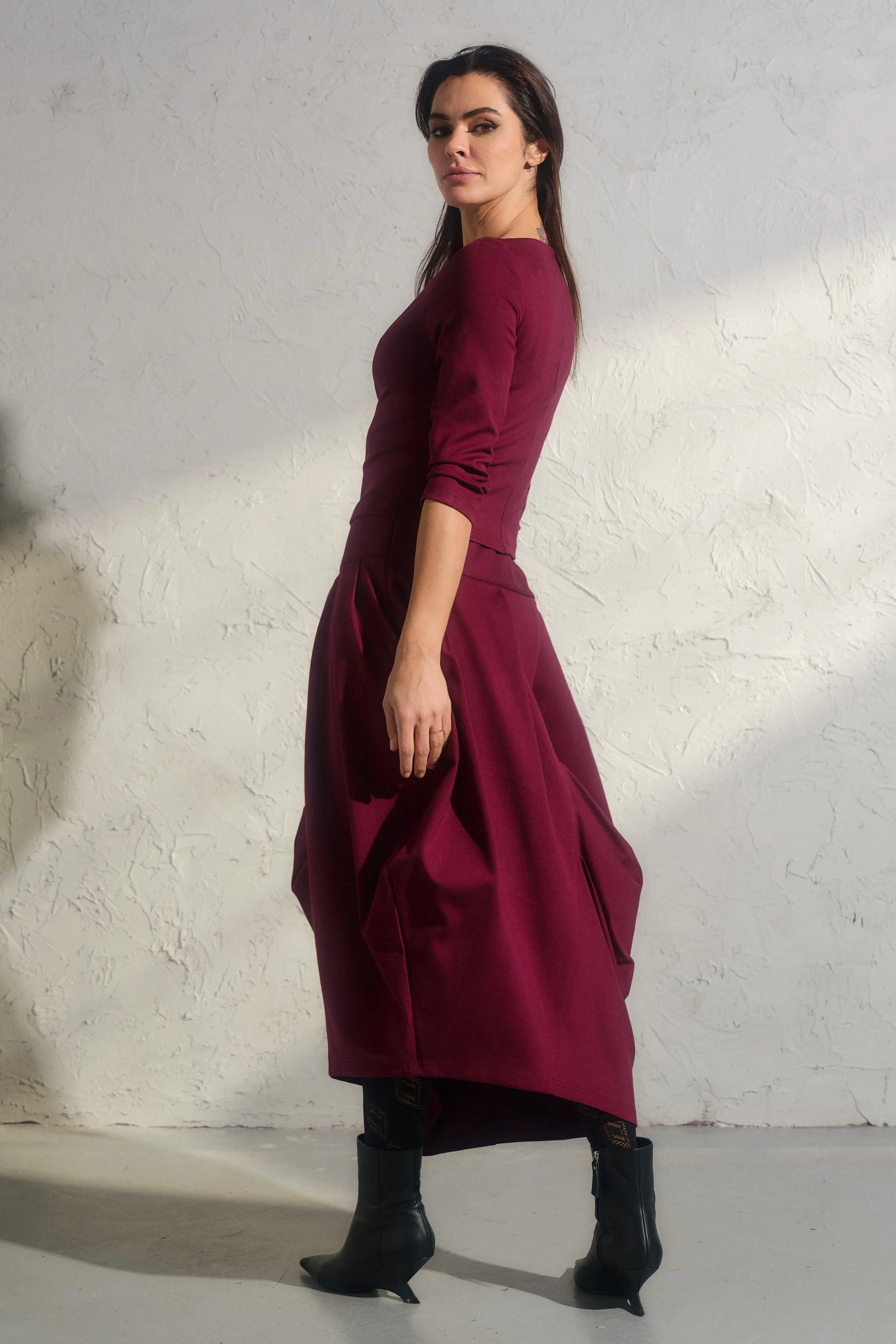 Elegant viscose top in burgundy color