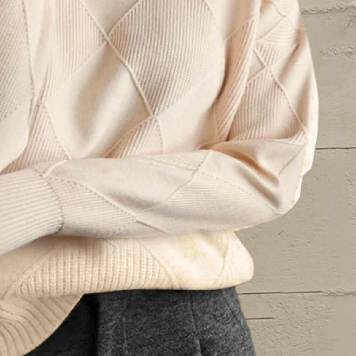 Turtleneck Pullover Sweater for Women Oversized Trendy Long Sleeve Chunky Knit Jumper Casual Comfy Soft Sweater